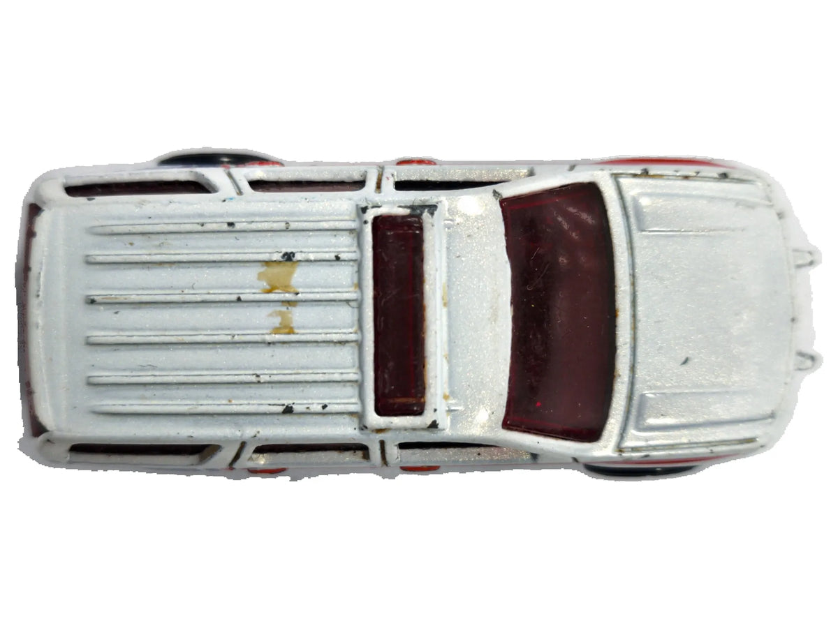 '07 CHEVY TAHOE Hot Wheels Biały 1:53 – zdjęcie 8