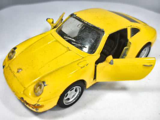 Porsche 911 Carrera Maisto Żółty 1:36 – zdjęcie 2