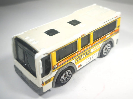 CITY BUS Matchbox 2004 Biały 1:120 – zdjęcie 2