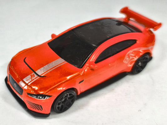 Jaguar Xe Sv Project 8 Hot Wheels 2018 Factory Fresh 1:64 Luzak – zdjęcie 2