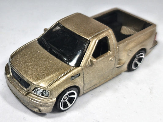 '99 Ford F-150 Svt Lightning Hot Wheels 2020 1:64 Pickup Luzak Złoty – zdjęcie 2