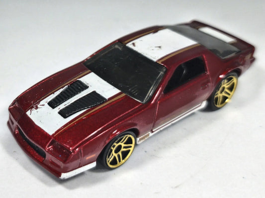 Chevrolet Camaro Iroc-Z Hot Wheels 2011 New Models 1:64 Luzak Bordowy – zdjęcie 2