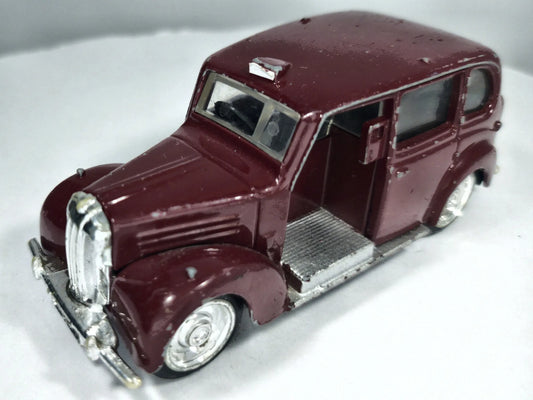 FX3 LONDON TAXI Ertl '80 Bordowy 1:32 – zdjęcie 2