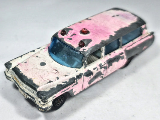 S&S Cadillac Ambulance Matchbox '60 Superfast 1:85 Pogotowie ratunkowe – zdjęcie 2