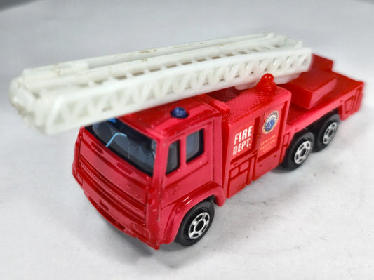 Wóz Strażacki 1:64 Wóz strażacki FIRE DEPT. Straż pożarna Vintage Model – zdjęcie 2