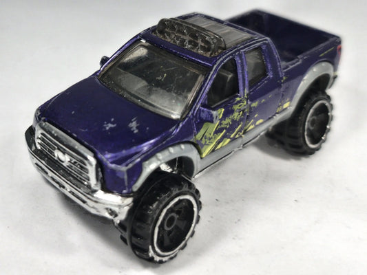 Toyota Tundra Hot Wheels 2011 1:64 Pickup Luzak Fioletowy – zdjęcie 2