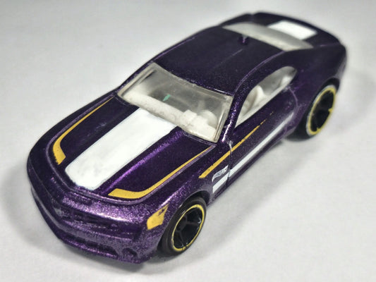 '10 CHEVY CAMARO SS, Hot Wheels 2008, Die cast, Fioletowy, 1:64, Resoraki – zdjęcie 2