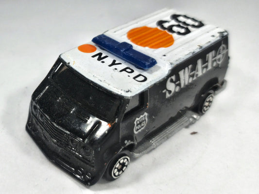 Hot Rod Custom Van Corgi 1:64 Furgonetka S.W.A.T. Luzak Policja 2xMetal – zdjęcie 2