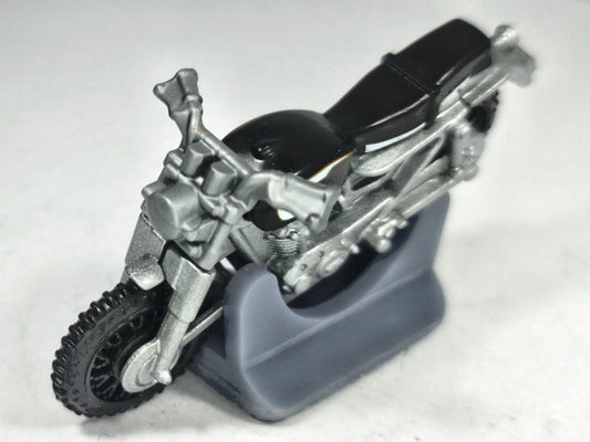 Ducati Scrambler Hot Wheels Indiana Jones 1:64 Motocykl Srebrny Off-Road – zdjęcie 2