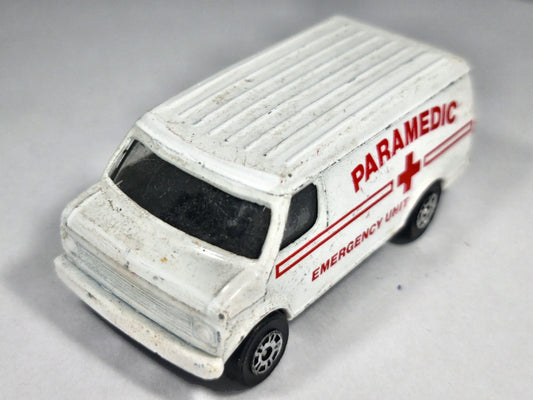 CHEVROLET CUSTOM VAN Corgi '80 Biały 1:70 Paramedic Ambulans – zdjęcie 2