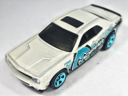 '08 DODGE CHALLENGER SRT8, MOPAR, Hot Wheels 2010, LLC2010, Biały, 1:64 – zdjęcie 2