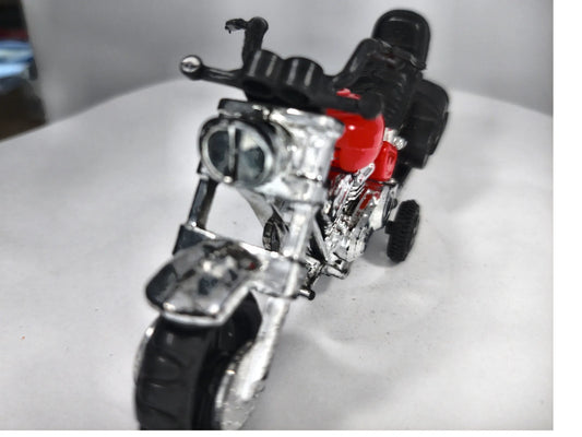 Motocykl Turystyczny 1:24 Motocykl Luzak Czerwony – zdjęcie 2