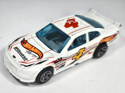 '10 Chevy Impala Hot Wheels 2010 Biały 1:62 – zdjęcie 2