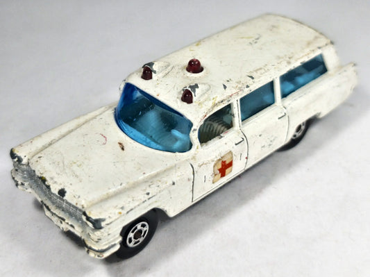 S&S CADILLAC AMBULANCE Matchbox '60 Biały 1:64 Made in England – zdjęcie 2