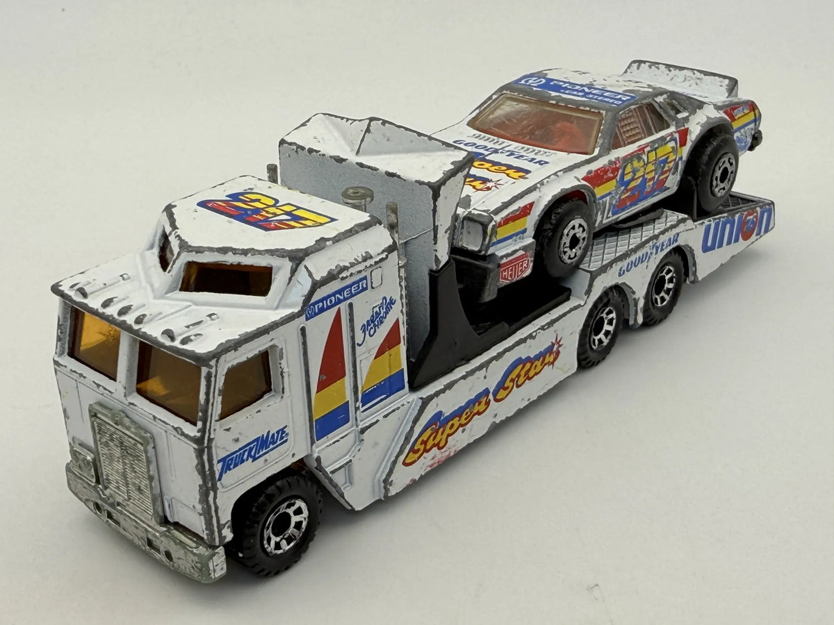 Team Convoy TM-2 Kenworth + Chevy Pro Truckmate Matchbox 1983 Biały 1:80 – zdjęcie 8