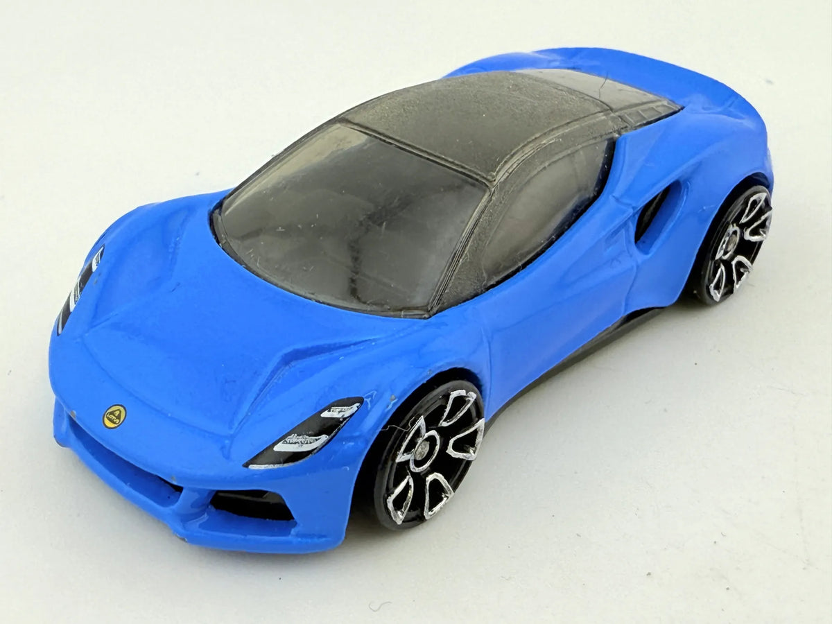 Lotus Emira Hot Wheels Niebieski 1:64 – zdjęcie 9