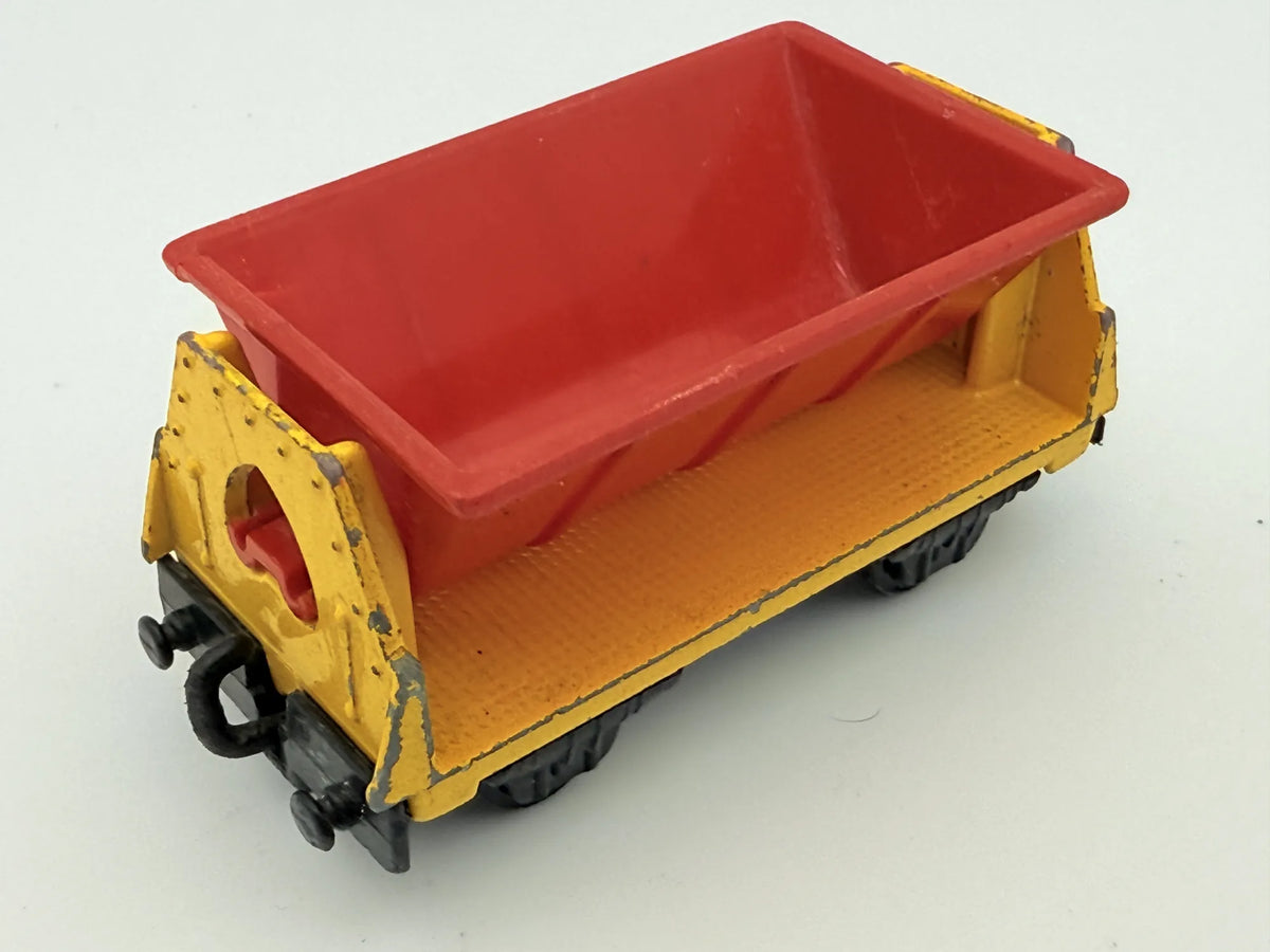 Kolejowy wagon towarowy, Matchbox, made in England, die cast, 1:87 – zdjęcie 6