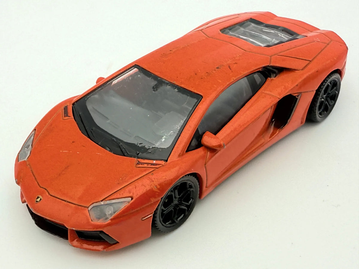 Lamborghini Aventador CoupeStan: kolekcjonerski – zdjęcie 10