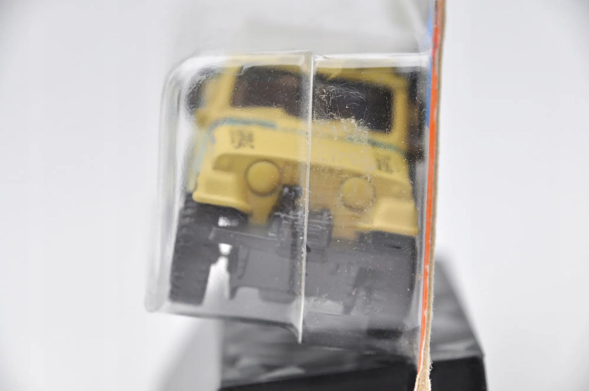 Jeep HW Hot Trucks Hot Wheels 2023 Żółty 1:64 – zdjęcie 8