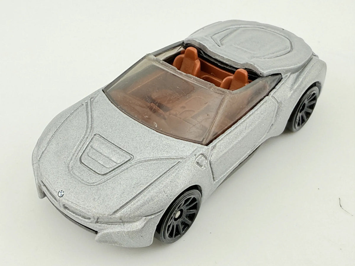 BMW i8 ROADSTER, Hot Wheels 2018, Die cast FXB49, Srebrny, 1:64, Resoraki – zdjęcie 9