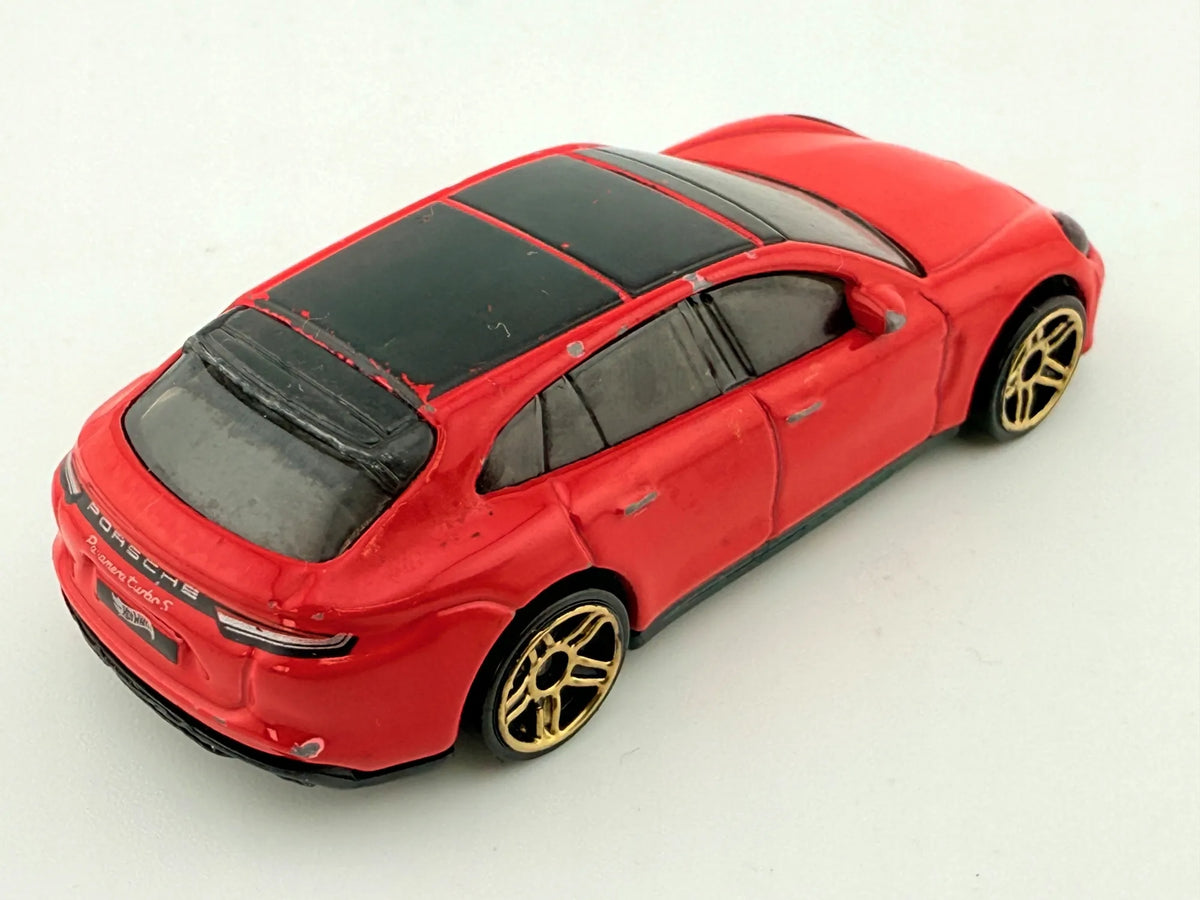 Porsche Panamera Turbo S E-Hybrid Sport Turismo Hot Wheels 2018 1:64 – zdjęcie 9