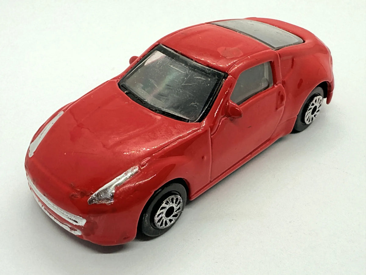 Nissan 350Z Czerwony 1:64 – zdjęcie 9
