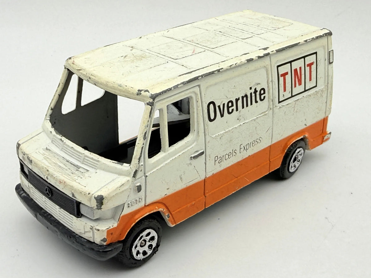 MERCEDES BENZ 207D OVERNITE TNT, Corgi, Die cast, Biały, 1:43, Resoraki – zdjęcie 8