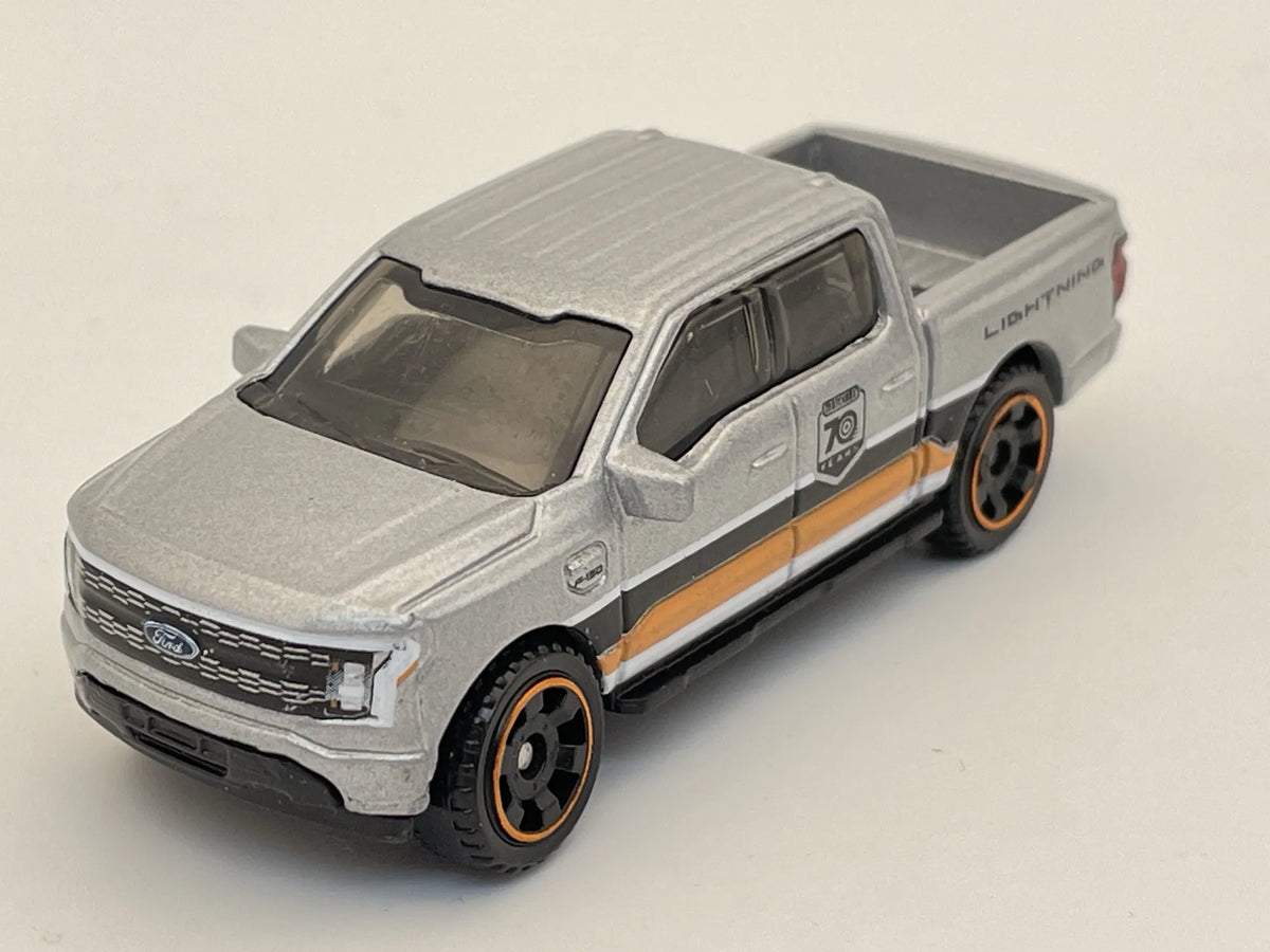 2022 FORD F-150 LIGHTNING, Matchbox 2021 Die cast HFP02 MB1295 Srebrny 1:64 – zdjęcie 8