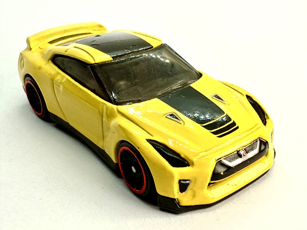 NISSAN GT-R (R35), Hot Wheels, Resoraki, Die cast Dtw99, Żółty, 1:64 – zdjęcie 7