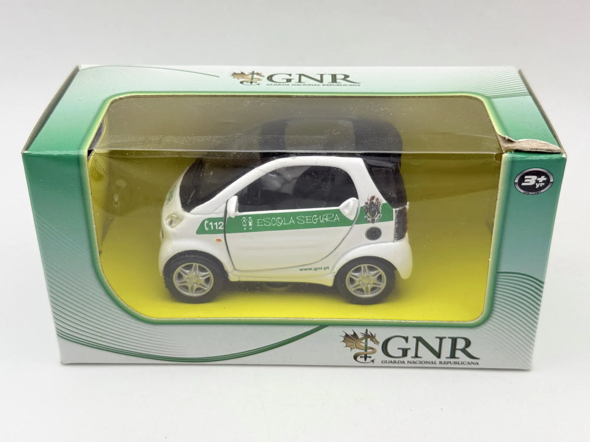 SMART FORTWO Maisto 2011 Biały 1:36 – zdjęcie 7