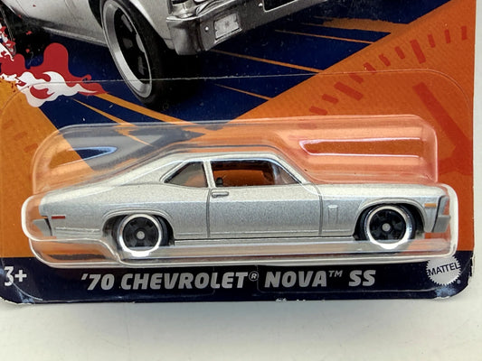 '70 Chevrolet Nova Ss Fast & Furious Hot Wheels 2023 Srebrny 1:64 – zdjęcie 2
