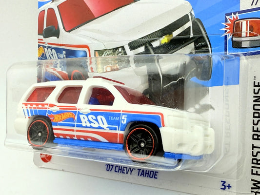 '07 CHEVY TAHOE Hot Wheels 2024 Biały 1:64 – zdjęcie 2