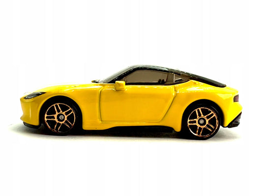 Nissan Z Proto Mainline Hot Wheels 2021 Żółty 1:64 – zdjęcie 2