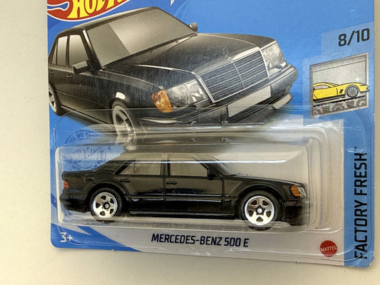 MERCEDES-BENZ 500 E Factory Fresh Hot Wheels 2021 Czarny 1:64 – zdjęcie 2