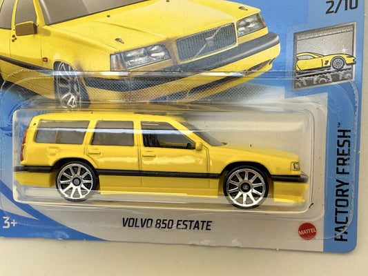 VOLVO 850 ESTATE Factory Fresh Kombi Hot Wheels 2021 Żółty 1:64 – zdjęcie 2