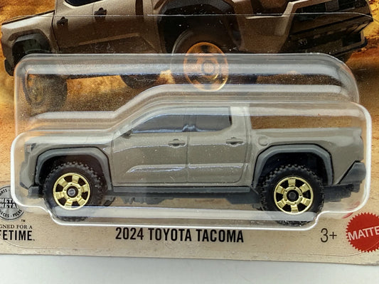 2024 TOYOTA TACOMA Superfast Matchbox 2024 Piaskowy 1:64 – zdjęcie 2