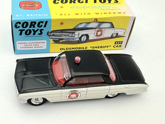 OLDSMOBILE SUPER 88 Sheriff Corgi Czarny 1:43 – zdjęcie 2