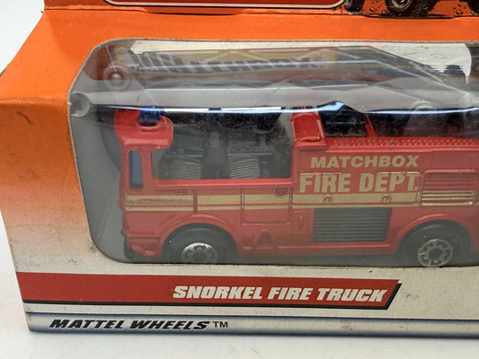 Ciężarówka SNORKEL FIRE TRUCK Straż pożarna Matchbox 1997 Czerwony 1:64 – zdjęcie 2