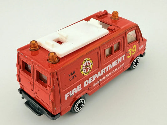 Jak Mercedes T1 Fire Department 39, Straż pożarna 39, F236, Czerwony, 1:64 – zdjęcie 2