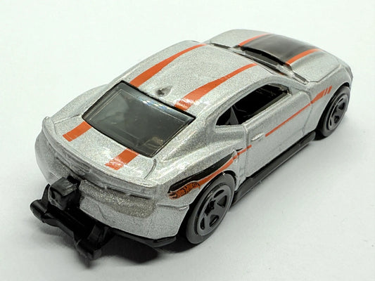 2018 Copo Camaro Hot Wheels 2018 Srebrny 1:64 – zdjęcie 2