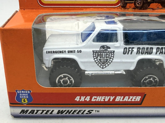4X4 CHEVY BLAZER To The Rescue Policja Matchbox 1997 Biały 1:64 – zdjęcie 2