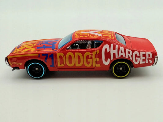 '71 Dodge Charger Mainline Hot Wheels 2009 Czerwony 1:64 – zdjęcie 2