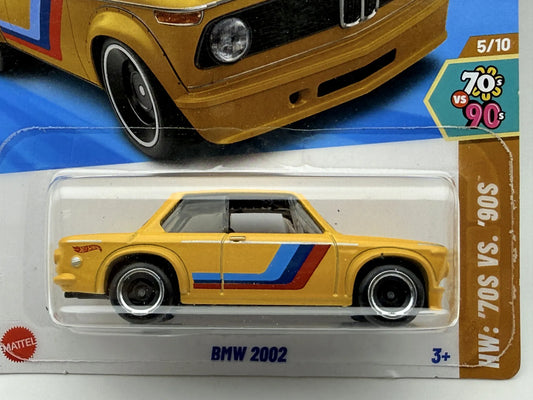 BMW 2002 '70 VS '90 Hot Wheels 2024 Żółty 1:64 – zdjęcie 2