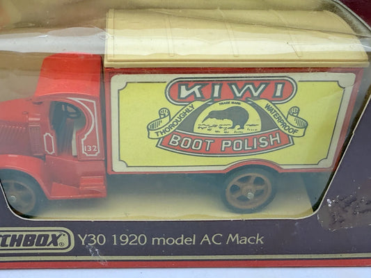 Ciężarówka Y30 1920 MODEL AC MACK Matchbox 1986 1:43 KIWI Boot Polish – zdjęcie 2