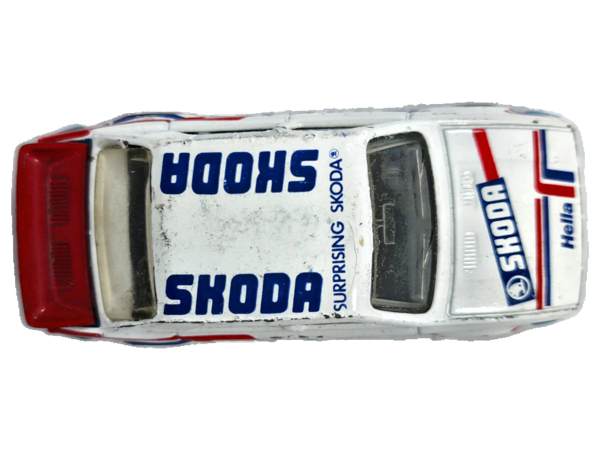 SKODA 130 LR Matchbox 1986 Biały 1:57 – zdjęcie 8