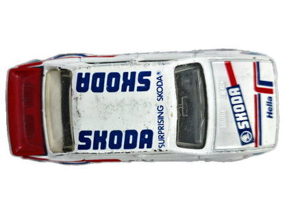 SKODA 130 LR Matchbox 1986 Biały 1:57 – zdjęcie 8