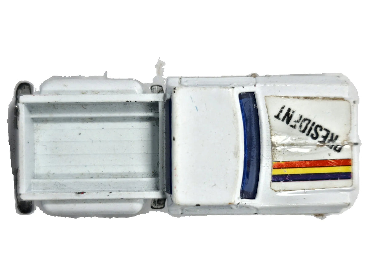 Chevrolet C10 Stepside Zylmex Biały 1:64 – zdjęcie 8