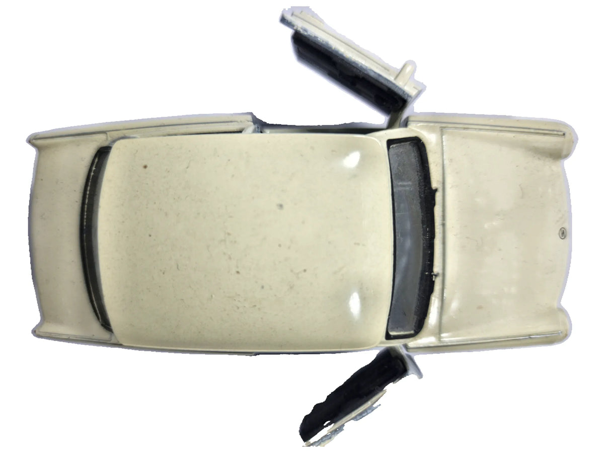 Trabant 601 Welly Kremowy 1:26 – zdjęcie 8