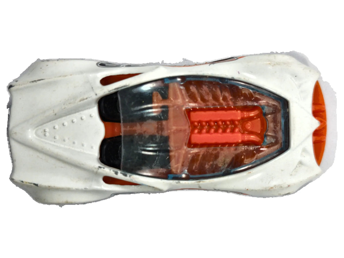 Cul8R Hot Wheels Fresh Metal 1:64 82 Luzak Biały – zdjęcie 8