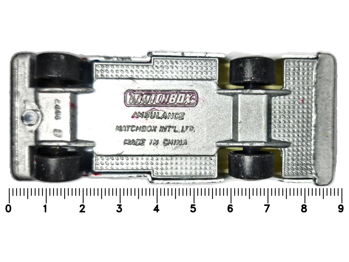 Ambulance Matchbox 1977 Biały 1:64 DIAL 911 – zdjęcie 7